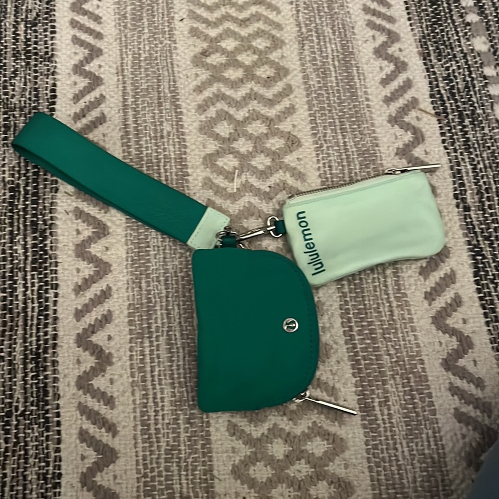 Lululemon dual pocket wrist wallet